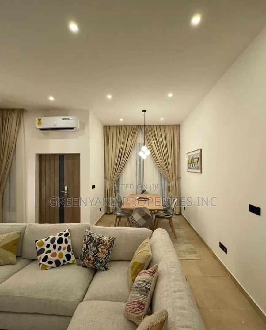 3bdrm House in Community 8, Lake Side Estate for sale