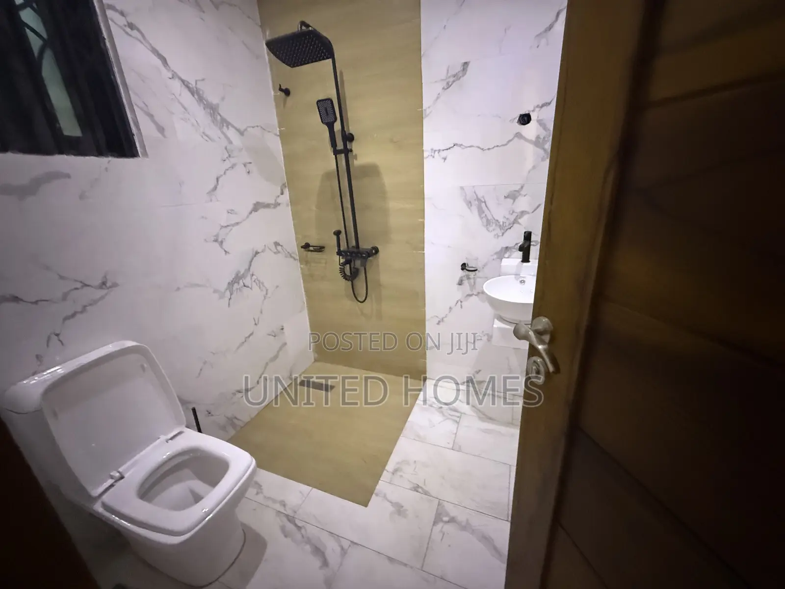 4bdrm House in Ashomang Estate for sale