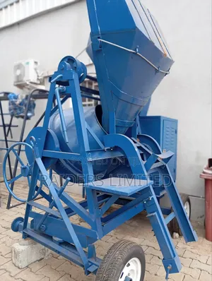 Self Loading Concrete Mixer