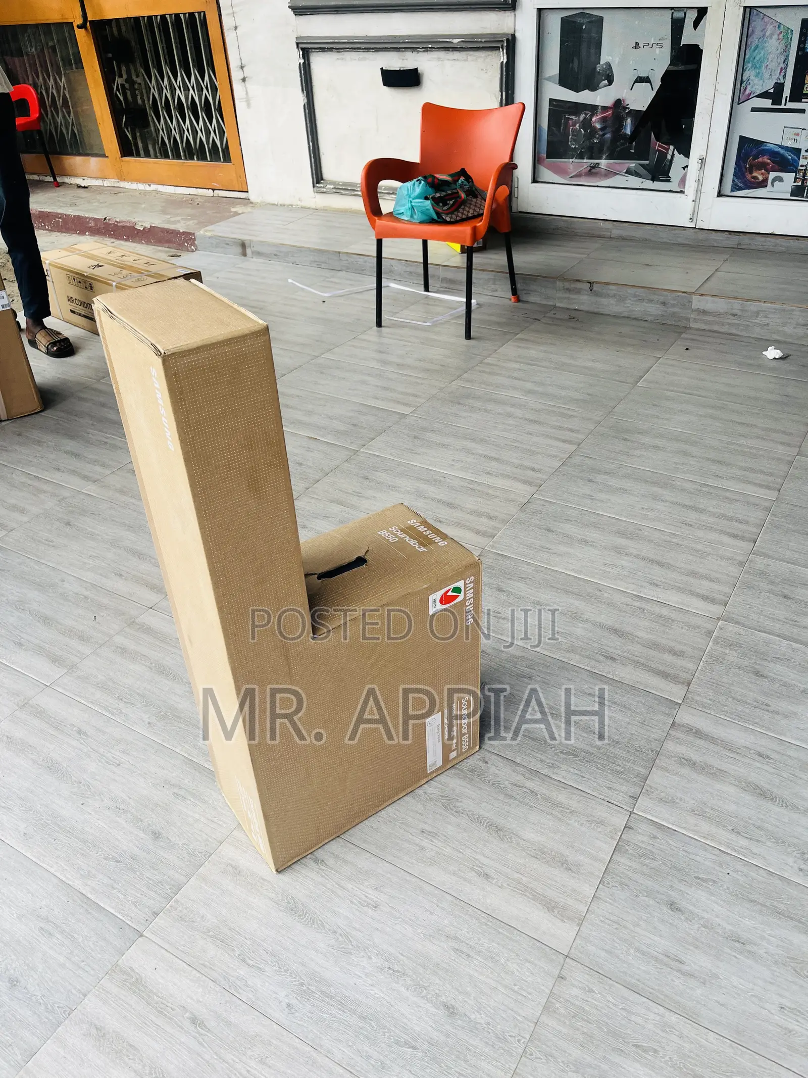 Convenient Samsung B550 Wireless Sound Bar(2024 Model)
