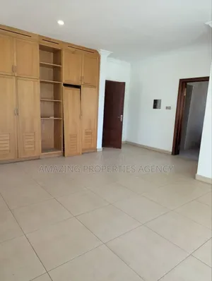 5bdrm House in East Legon for sale