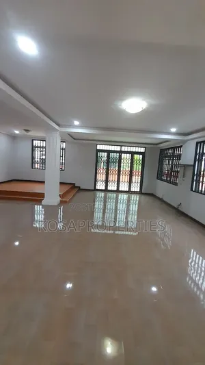 5bdrm House in Adjiringanor West, Adjiriganor for sale