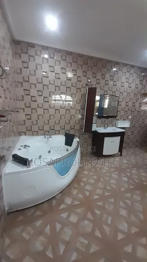 5bdrm House in Adjiringanor West, Adjiriganor for sale