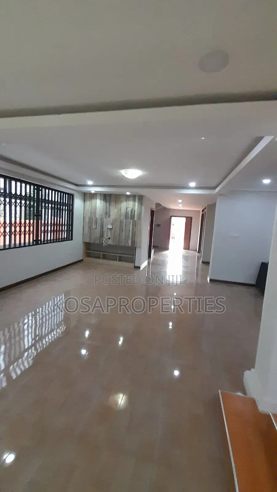 5bdrm House in Adjiringanor West, Adjiriganor for sale