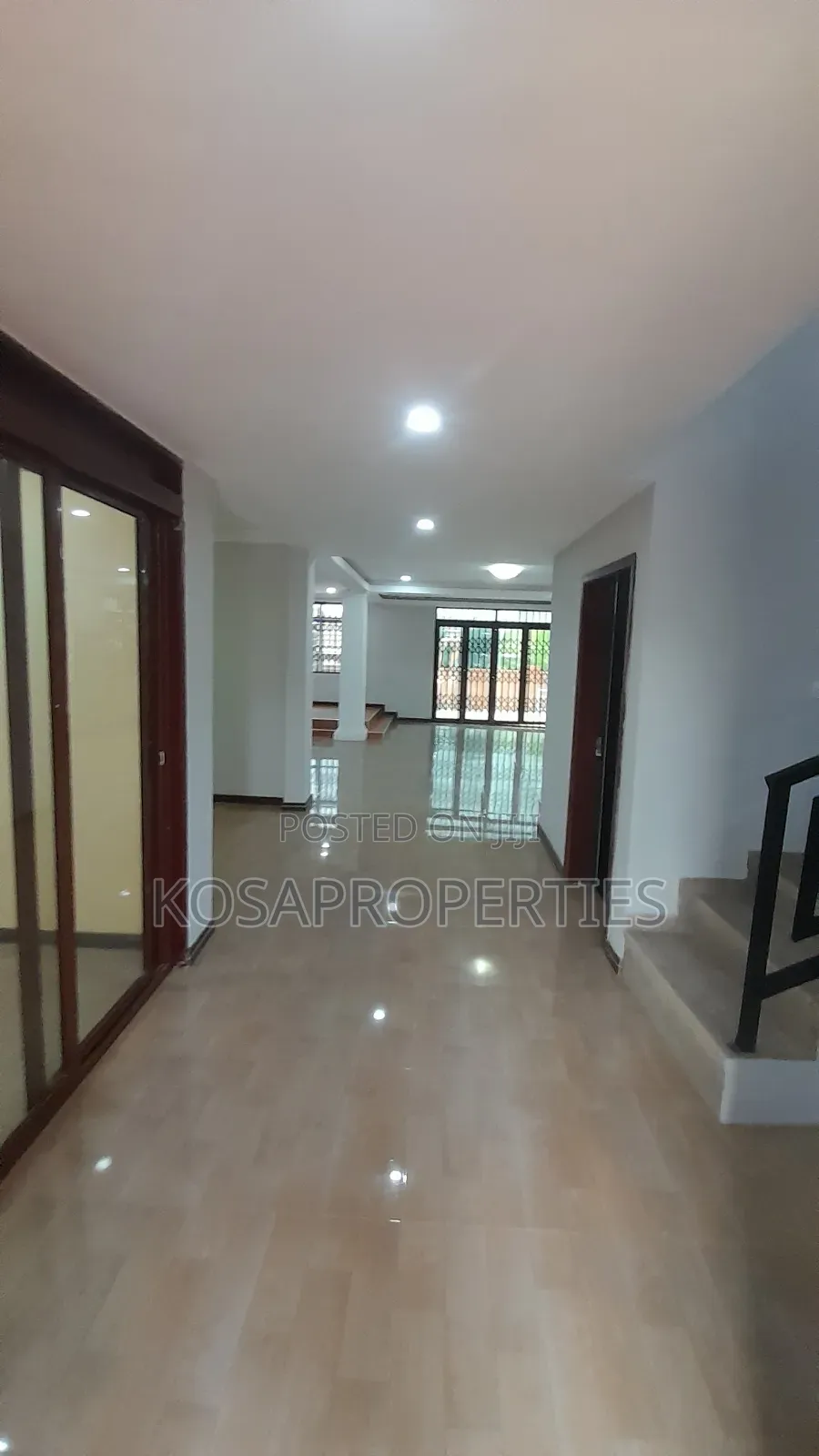 5bdrm House in Adjiringanor West, Adjiriganor for sale