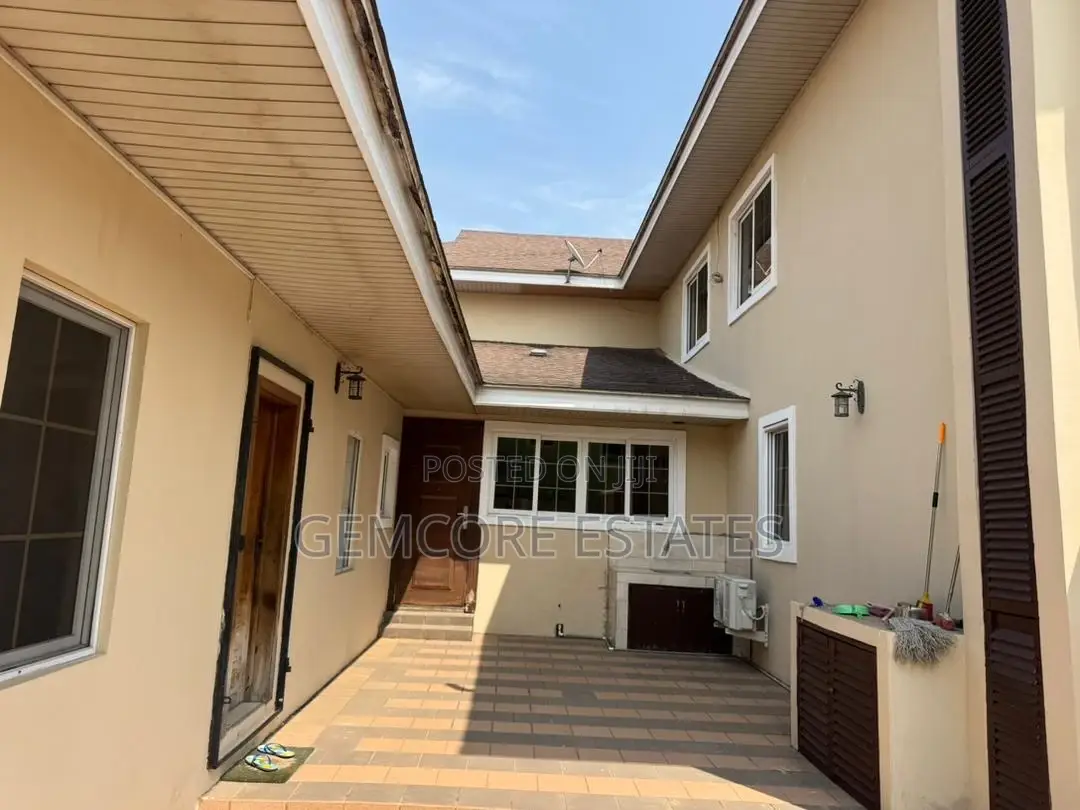 6bdrm House in East Legon for sale