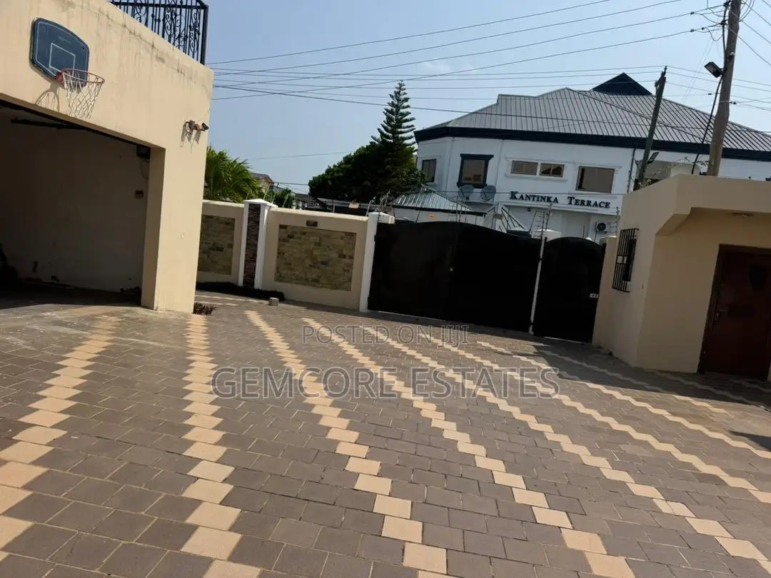 6bdrm House in East Legon for sale