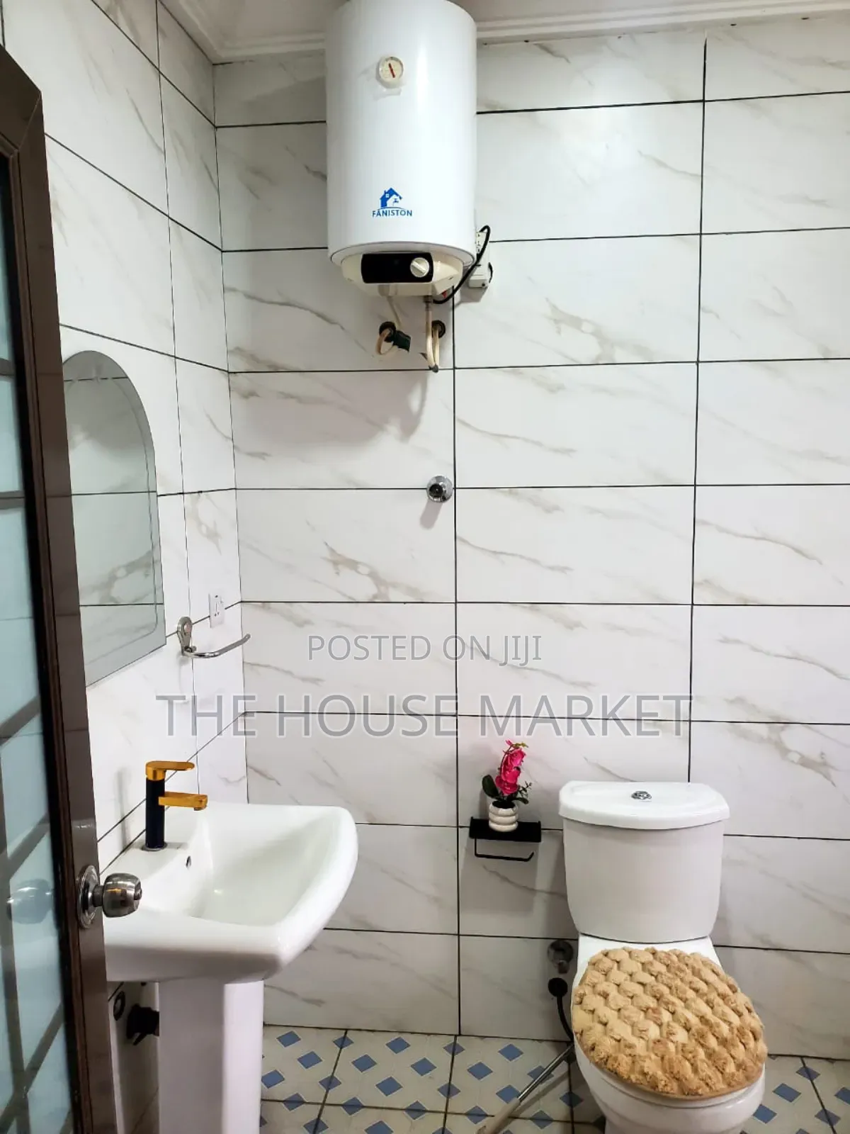 Furnished 2bdrm Block of Flats in Tamso, Tarkwa Nsuaem for rent