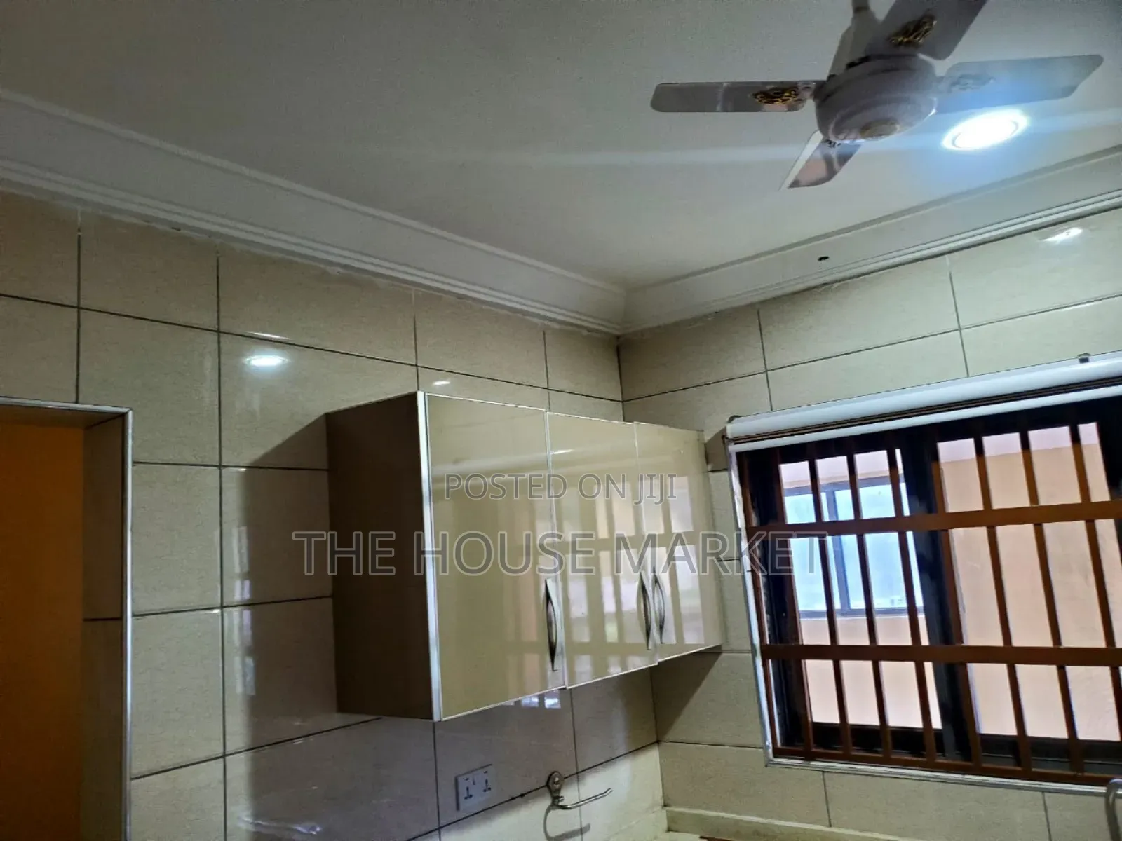 Furnished 2bdrm Block of Flats in Tamso, Tarkwa Nsuaem for rent