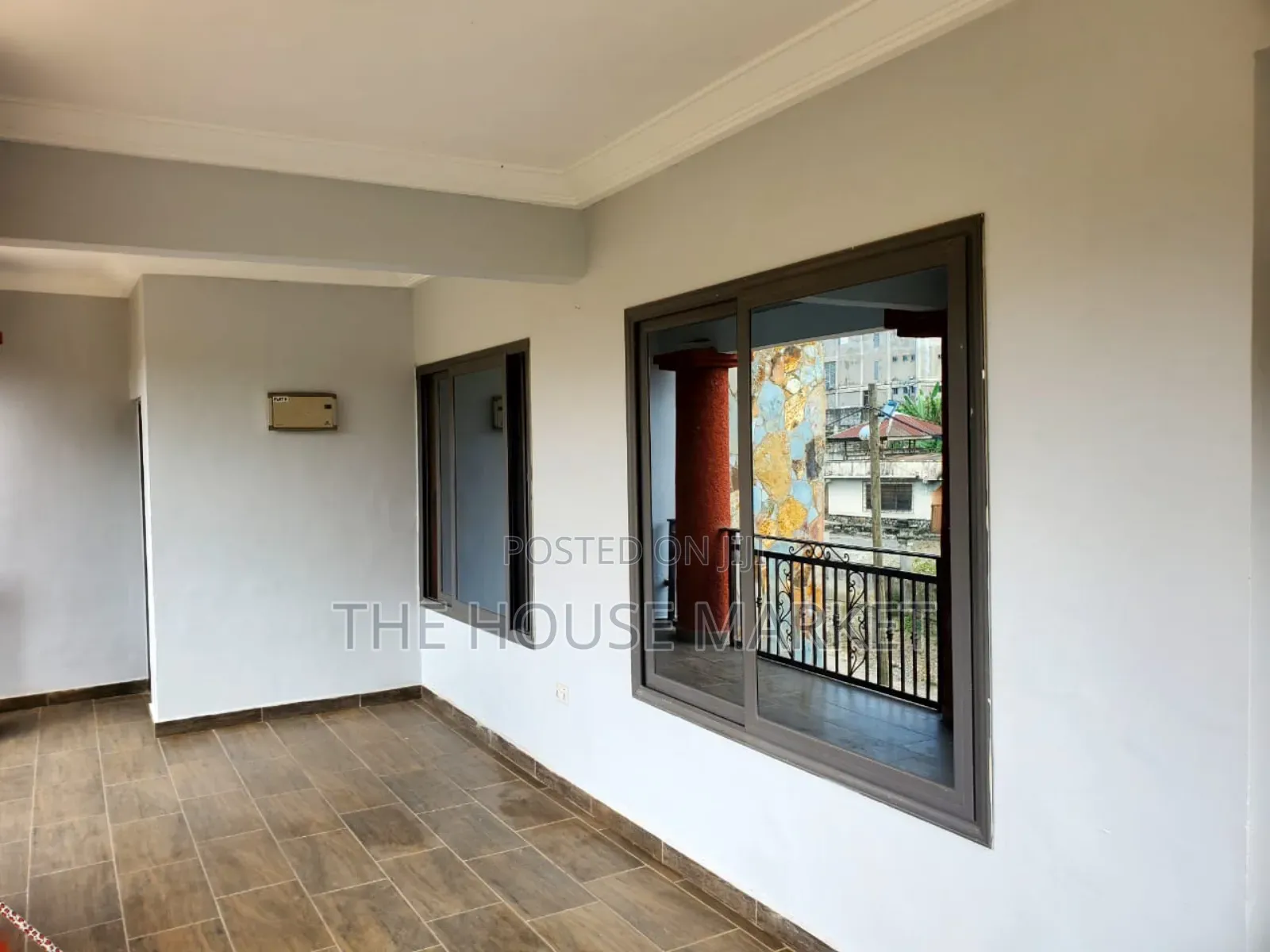 Furnished 2bdrm Block of Flats in Tamso, Tarkwa Nsuaem for rent