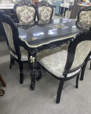 Classic Executive Wooden Royal Dining Table With Chairs