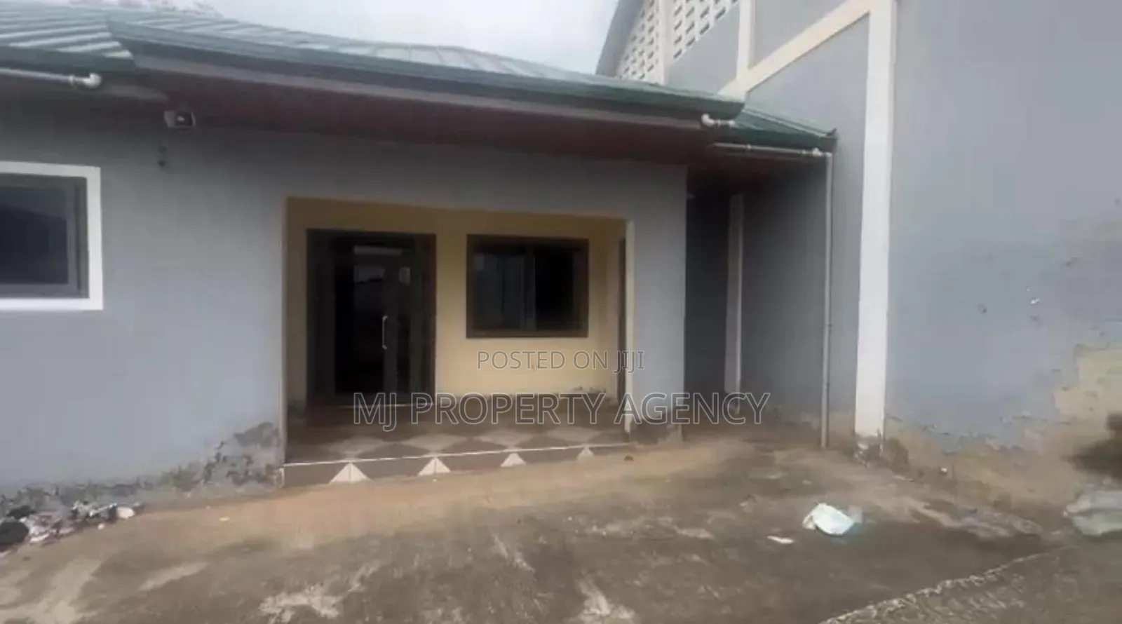 1000 SQM Self Compound Warehouse