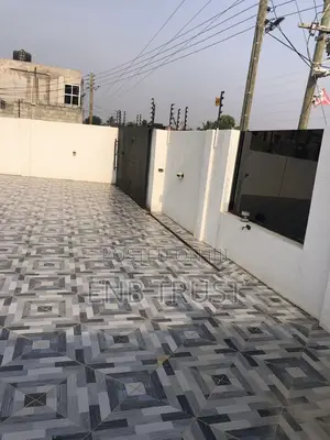 3bdrm House in Pokuase for sale