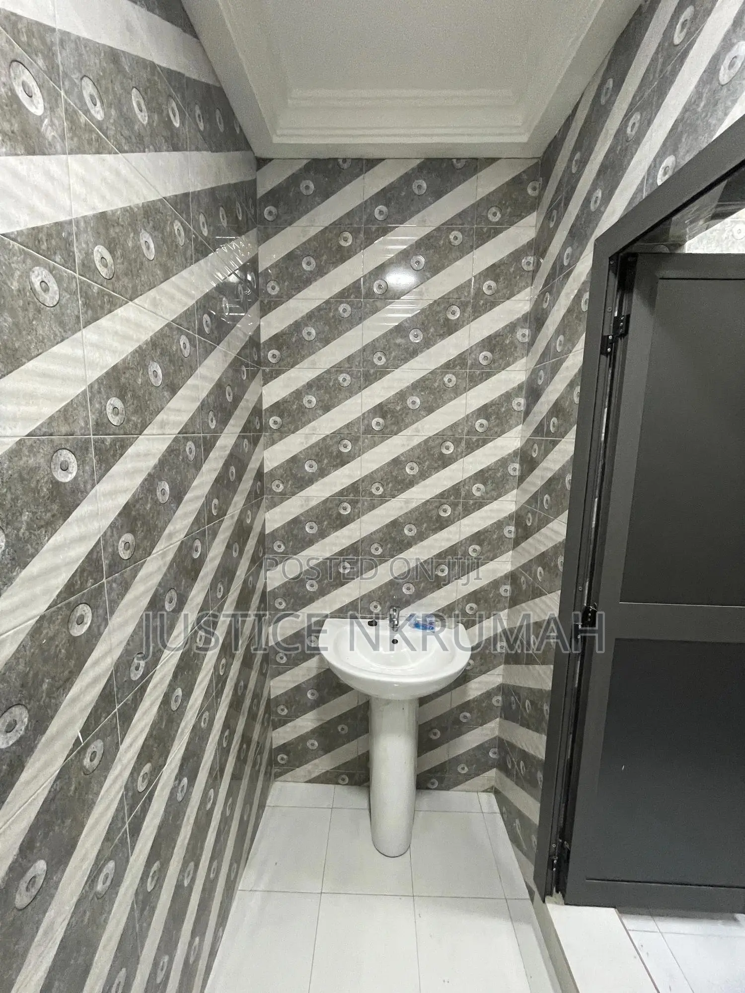 Furnished 2bdrm Apartment in Mr Justice Estate, Old Barrier for rent