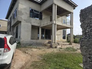 6bdrm House in Community 24, Tema Metropolitan for sale