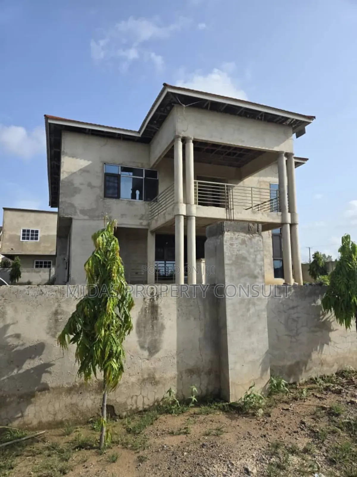 6bdrm House in Community 24, Tema Metropolitan for sale