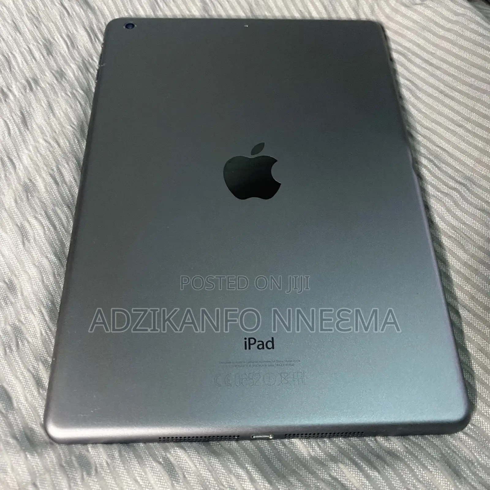 Apple iPad Air 16 GB Gray