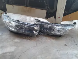 Toyota Highlander 2018 Headlight Pair