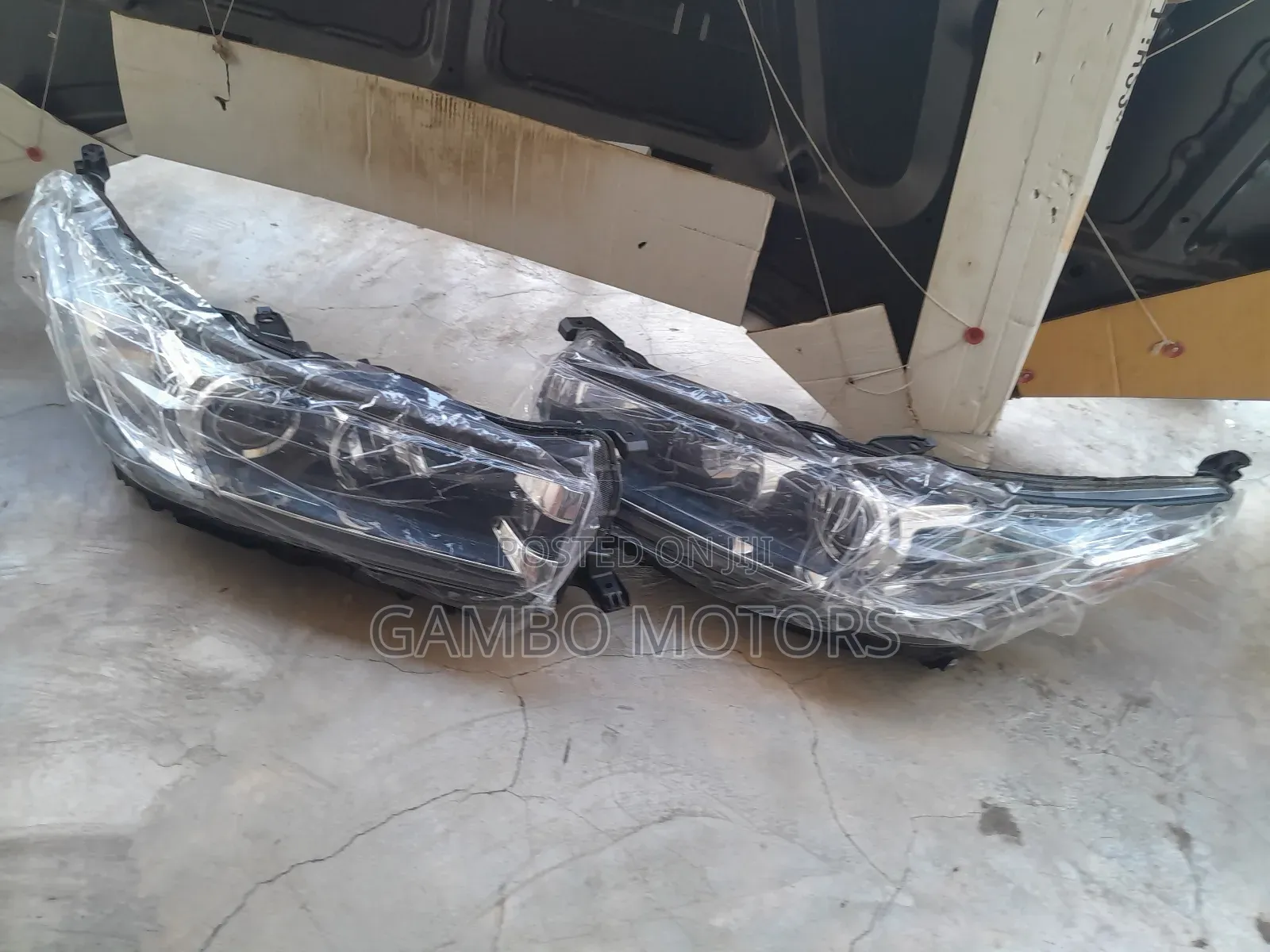 Toyota Highlander 2018 Headlight Pair