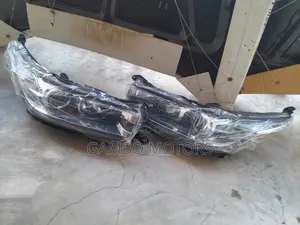 Toyota Highlander 2018 Headlight Pair