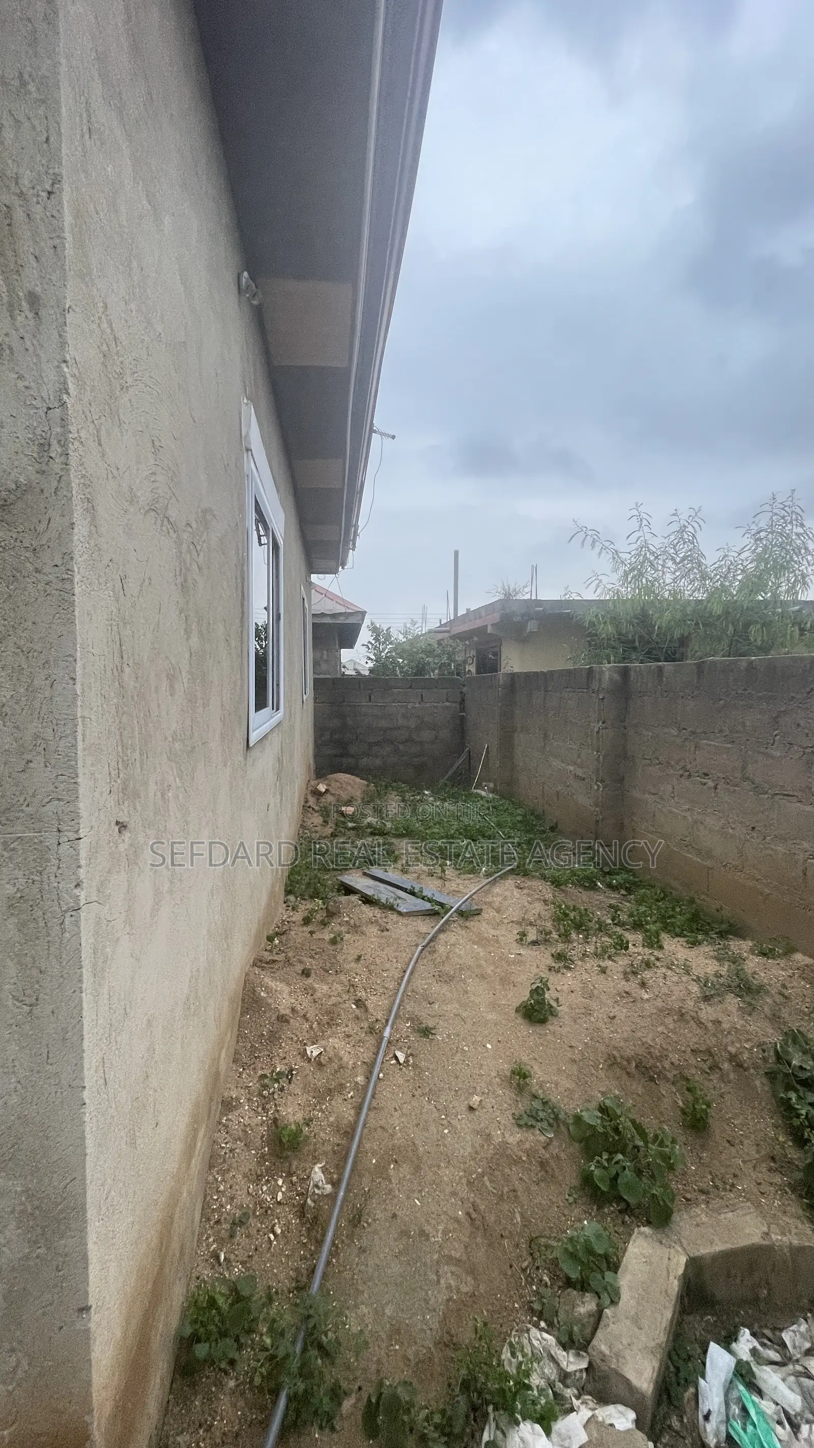 3bdrm House in Sefdard Real Estate, Amasaman for sale