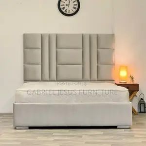 Classic Bed With Mattress