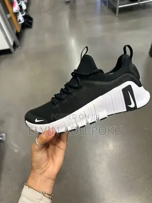 Nike Free Metcon 5 in Different Colours , Swipe > 