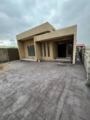Executive Three Bedroom Available at Lakeside for Sale