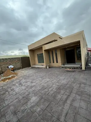 Executive Three Bedroom Available at Lakeside for Sale