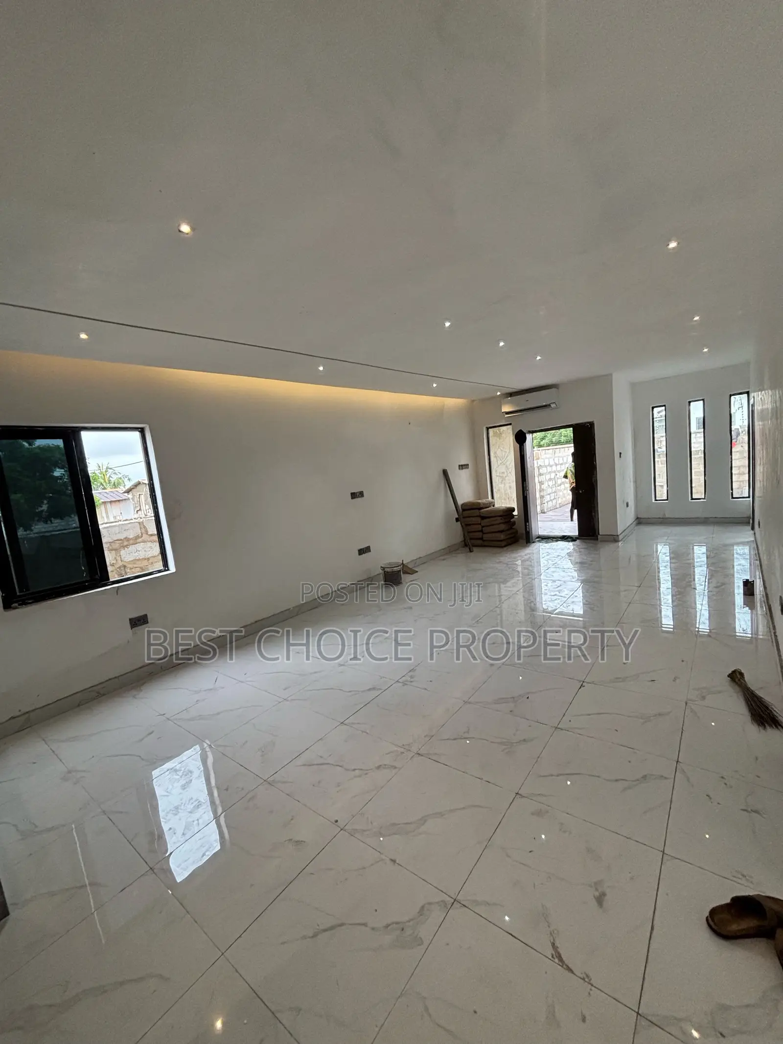 Executive Three Bedroom Available at Lakeside for Sale