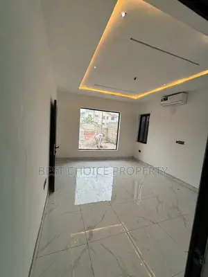 Executive Three Bedroom Available at Lakeside for Sale