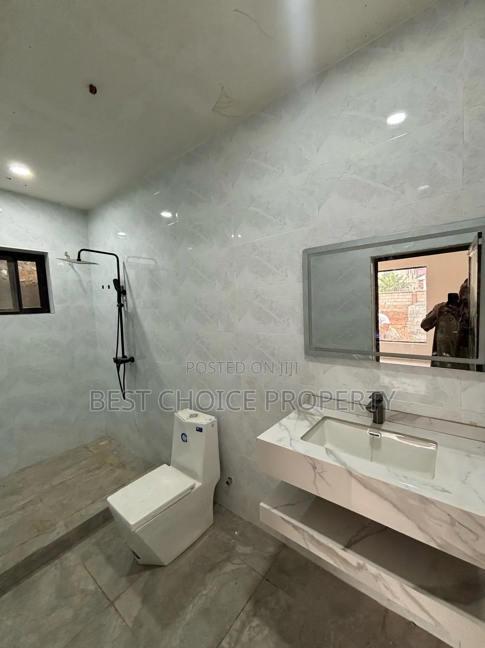Executive Three Bedroom Available at Lakeside for Sale