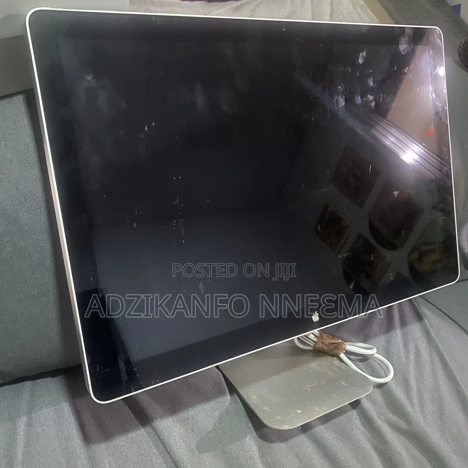 Apple Led Cinema Display (24inches)