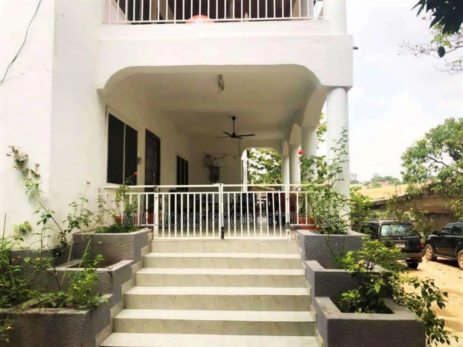 5bdrm House in Millions Properties, Kumasi Metropolitan for sale