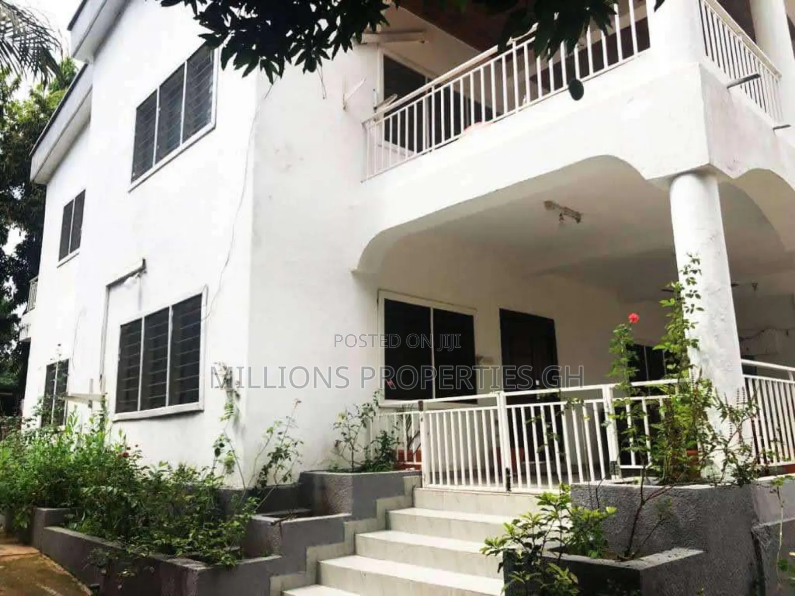 5bdrm House in Millions Properties, Kumasi Metropolitan for sale