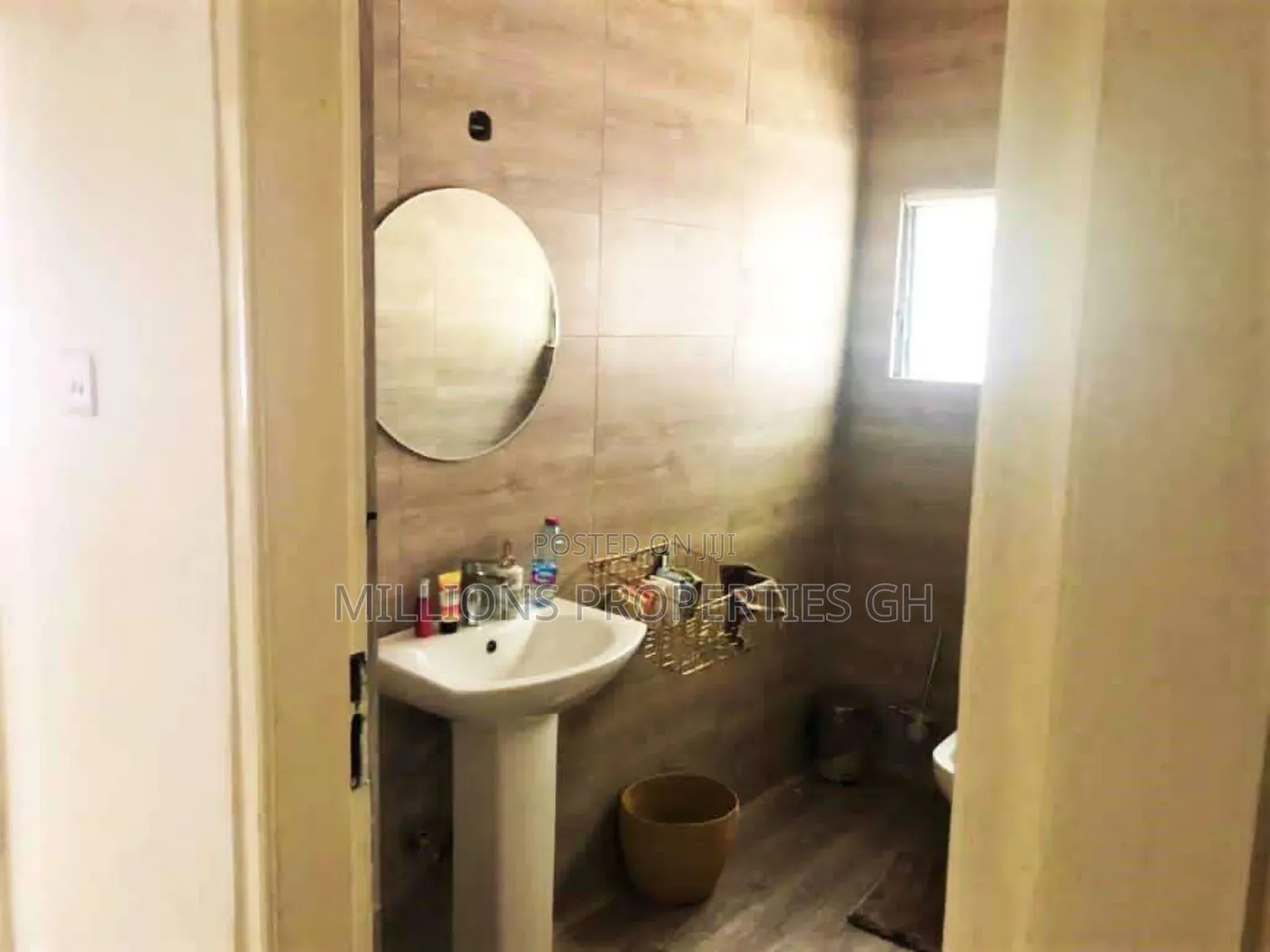 5bdrm House in Millions Properties, Kumasi Metropolitan for sale