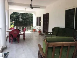 5bdrm House in Millions Properties, Kumasi Metropolitan for sale
