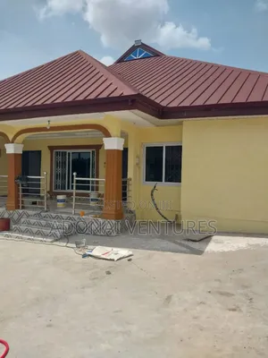 5bdrm House in I P T, Kumasi Metropolitan for sale