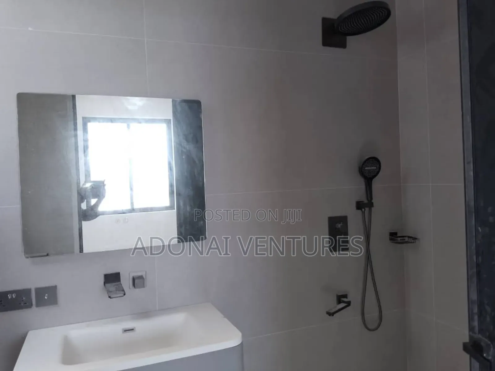 5bdrm House in I P T, Kumasi Metropolitan for sale