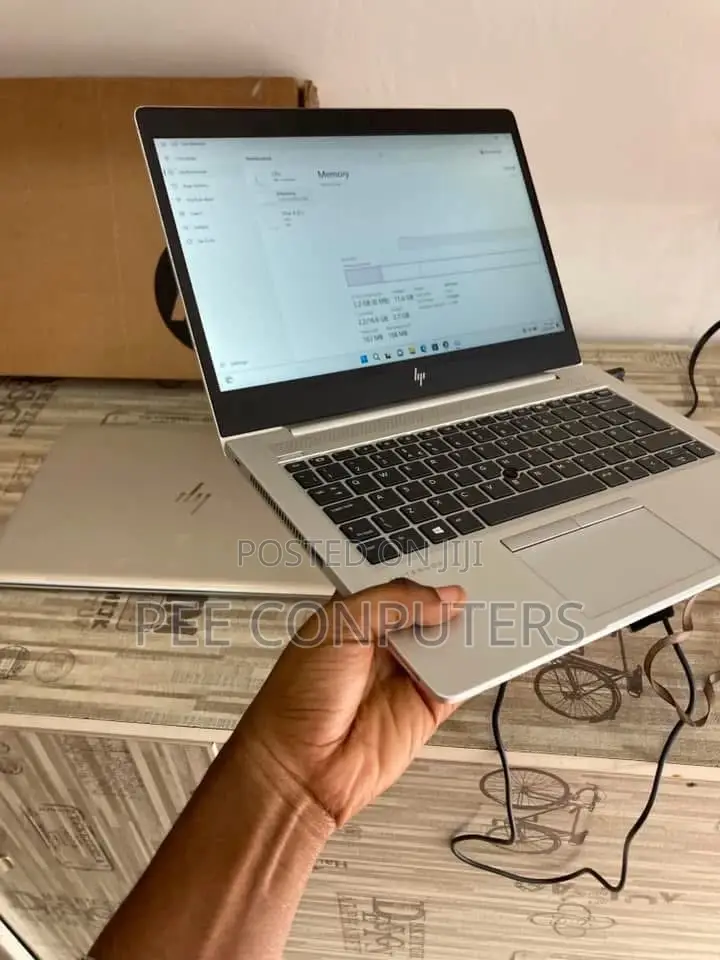 New Laptop HP EliteBook 745 G6 8GB AMD Ryzen 5 SSD 256GB