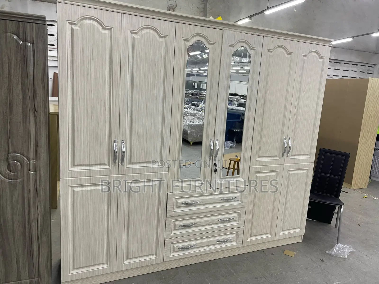 Foreign 6 Doors Wardrobe With Mirror and Drawers