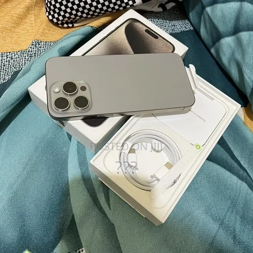 New Apple iPhone 15 Pro Max 256 GB Silver