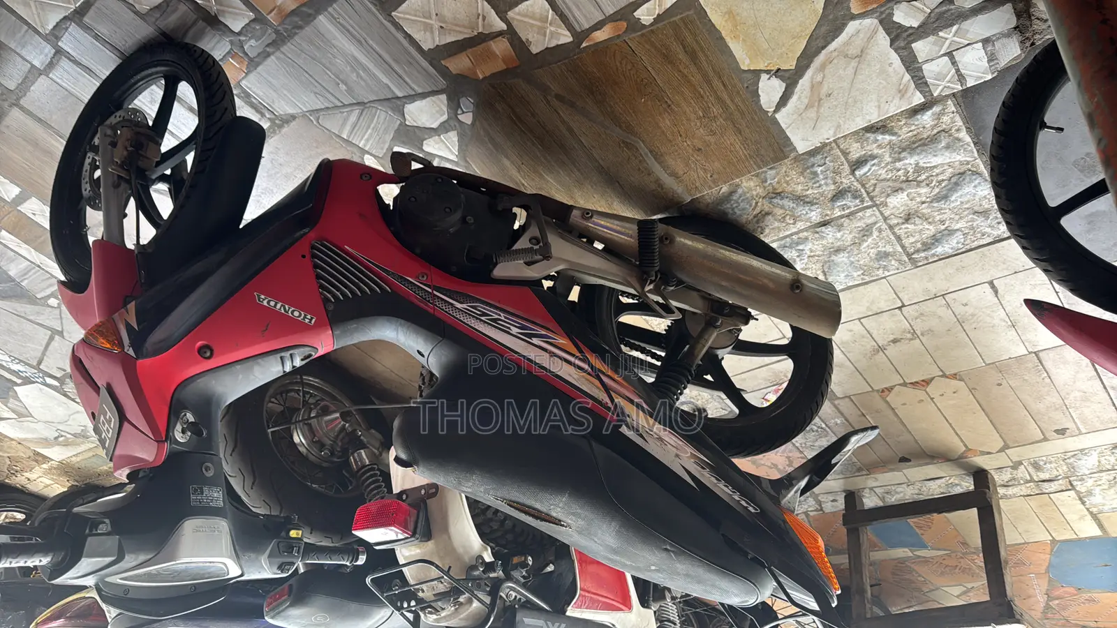 Honda 2009 Red