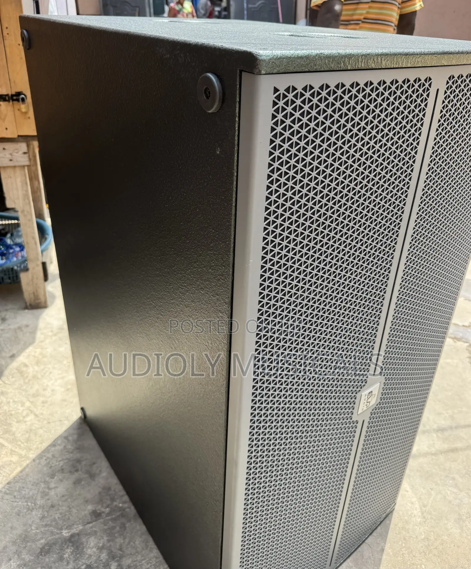 Lud 2(Pairs)Line Arrays and Bass With Full Amplifier Set