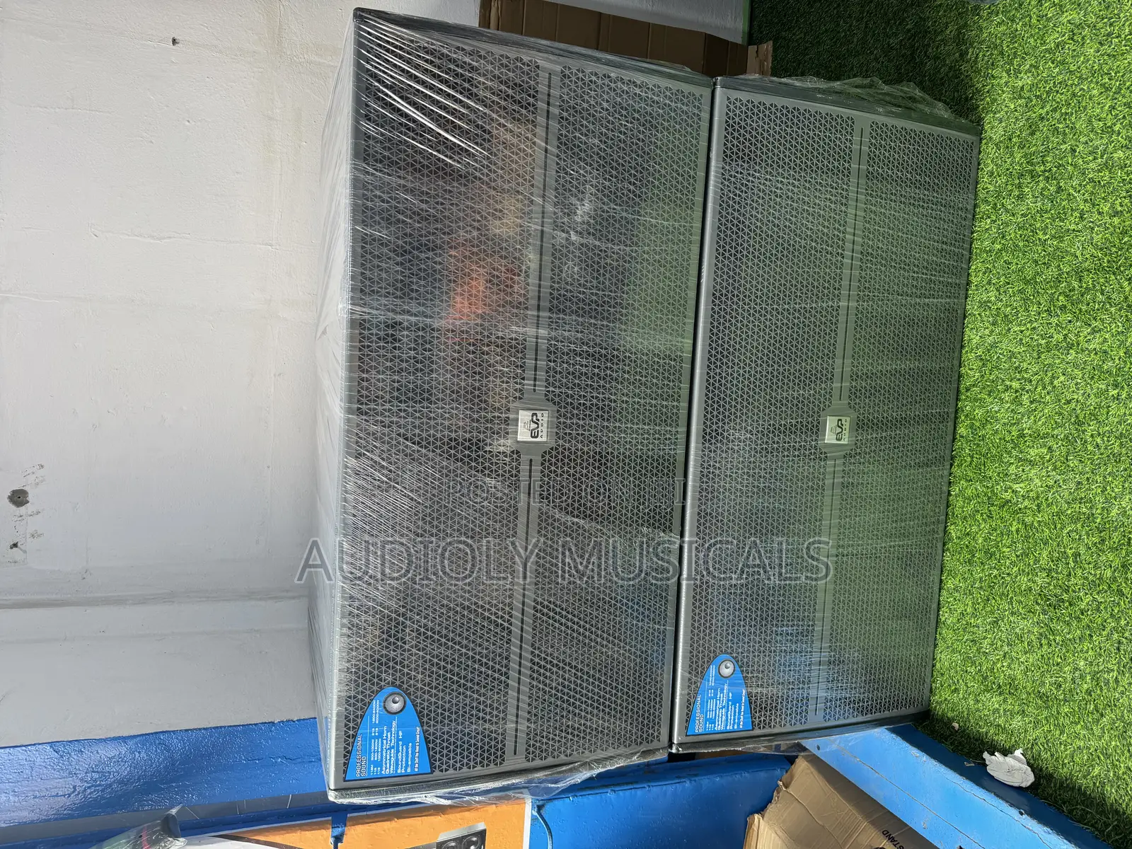 Lud 2(Pairs)Line Arrays and Bass With Full Amplifier Set