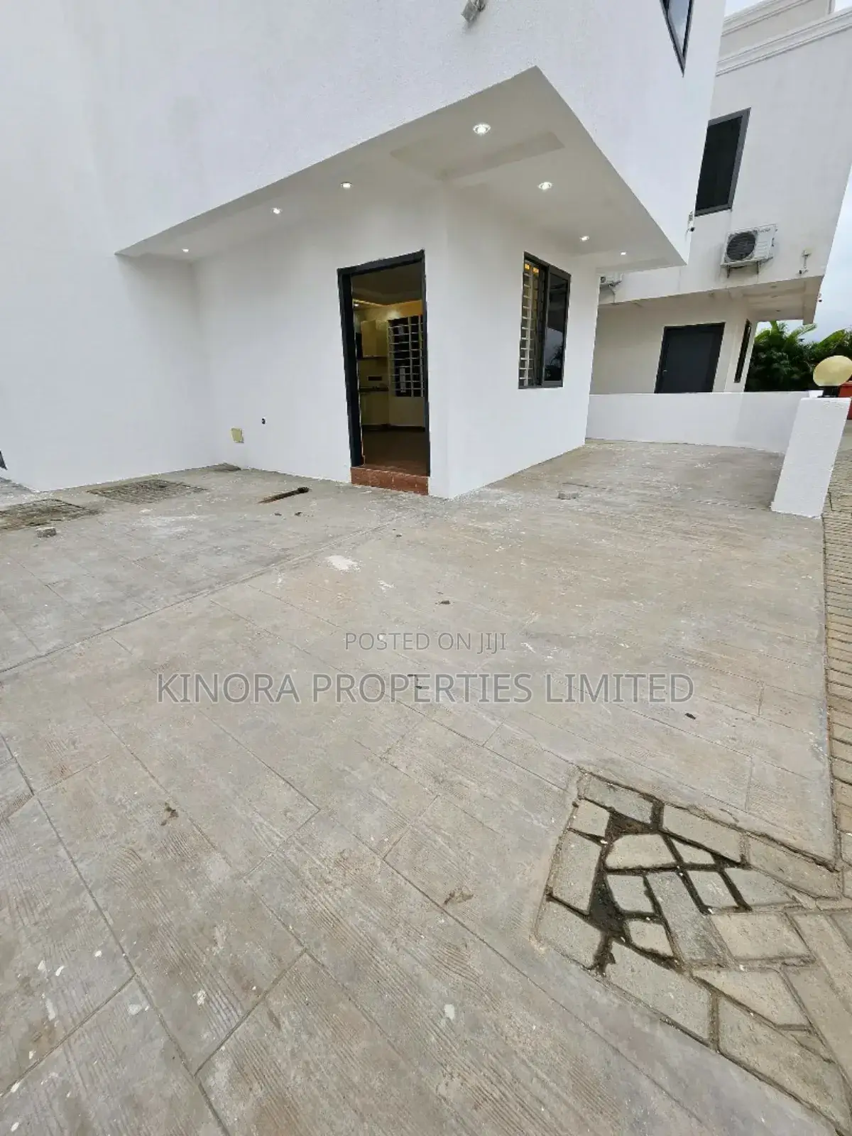 2bdrm Townhouse / Terrace in Nmai Djorn for rent