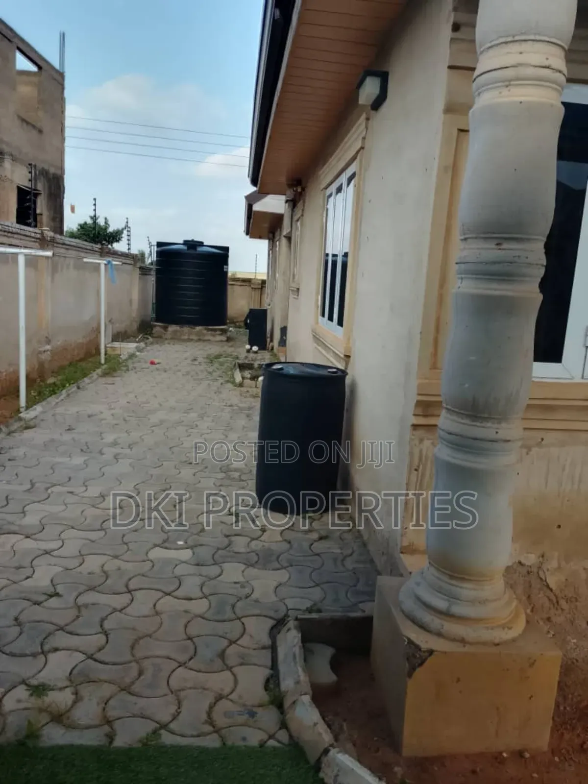 4bdrm House in Dki Properties, Oyibi for sale