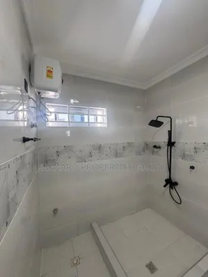 3bdrm Duplex in Bernard Properties, Tema Metropolitan for sale