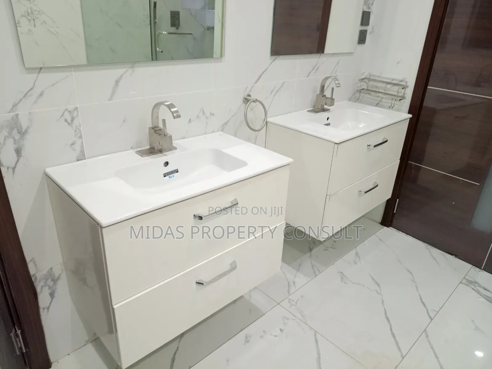 6bdrm House in Appolonia, Oyibi for sale