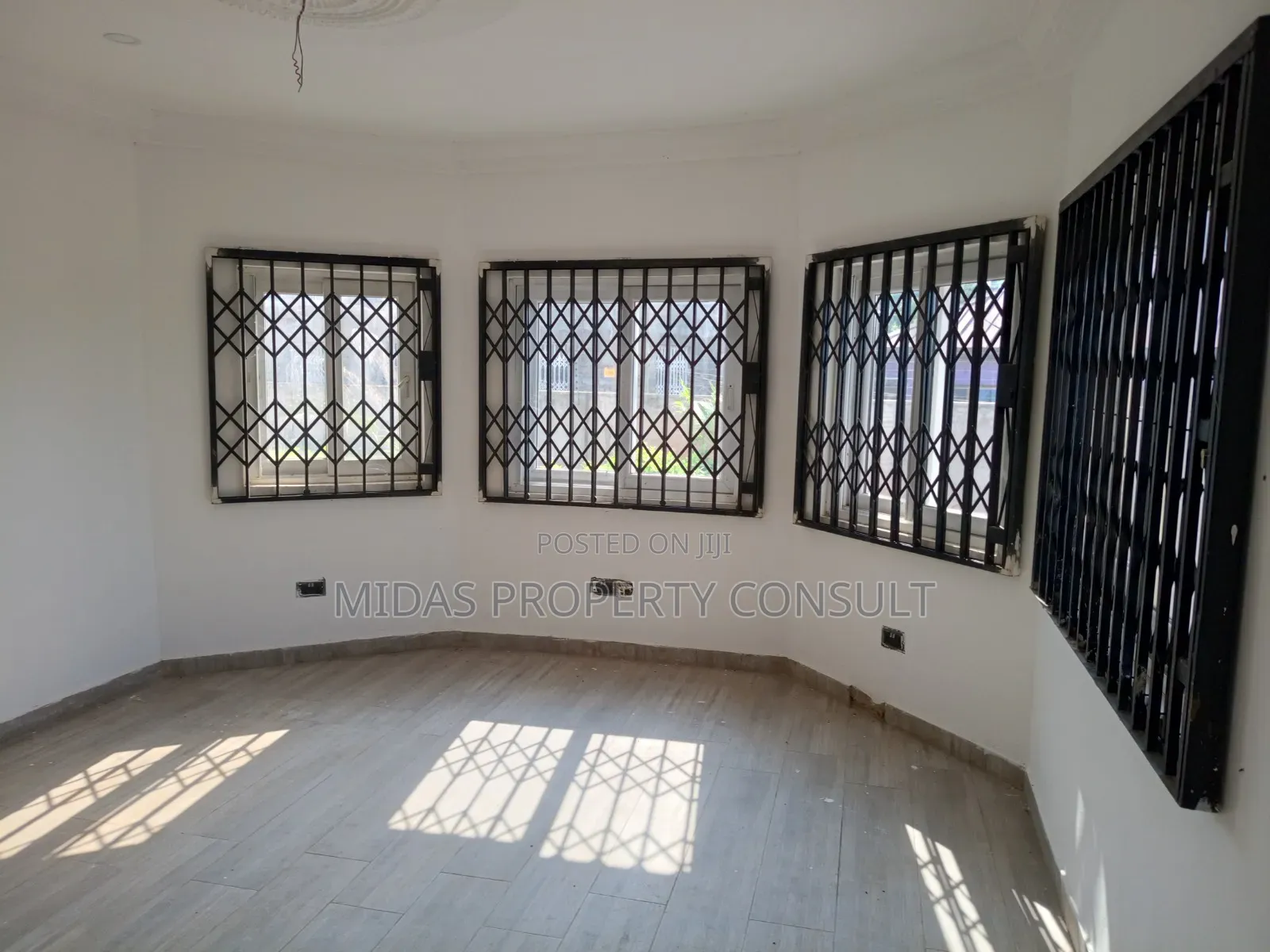 6bdrm House in Appolonia, Oyibi for sale